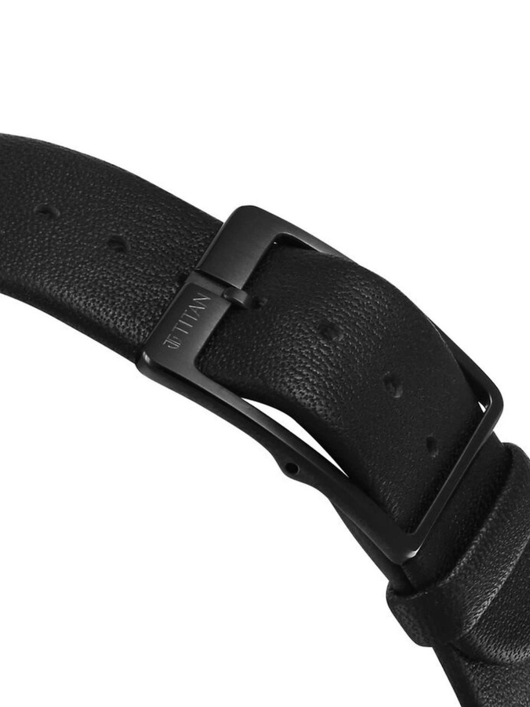Titan Edge Round Black Dial Analog Watch - 10003NL02