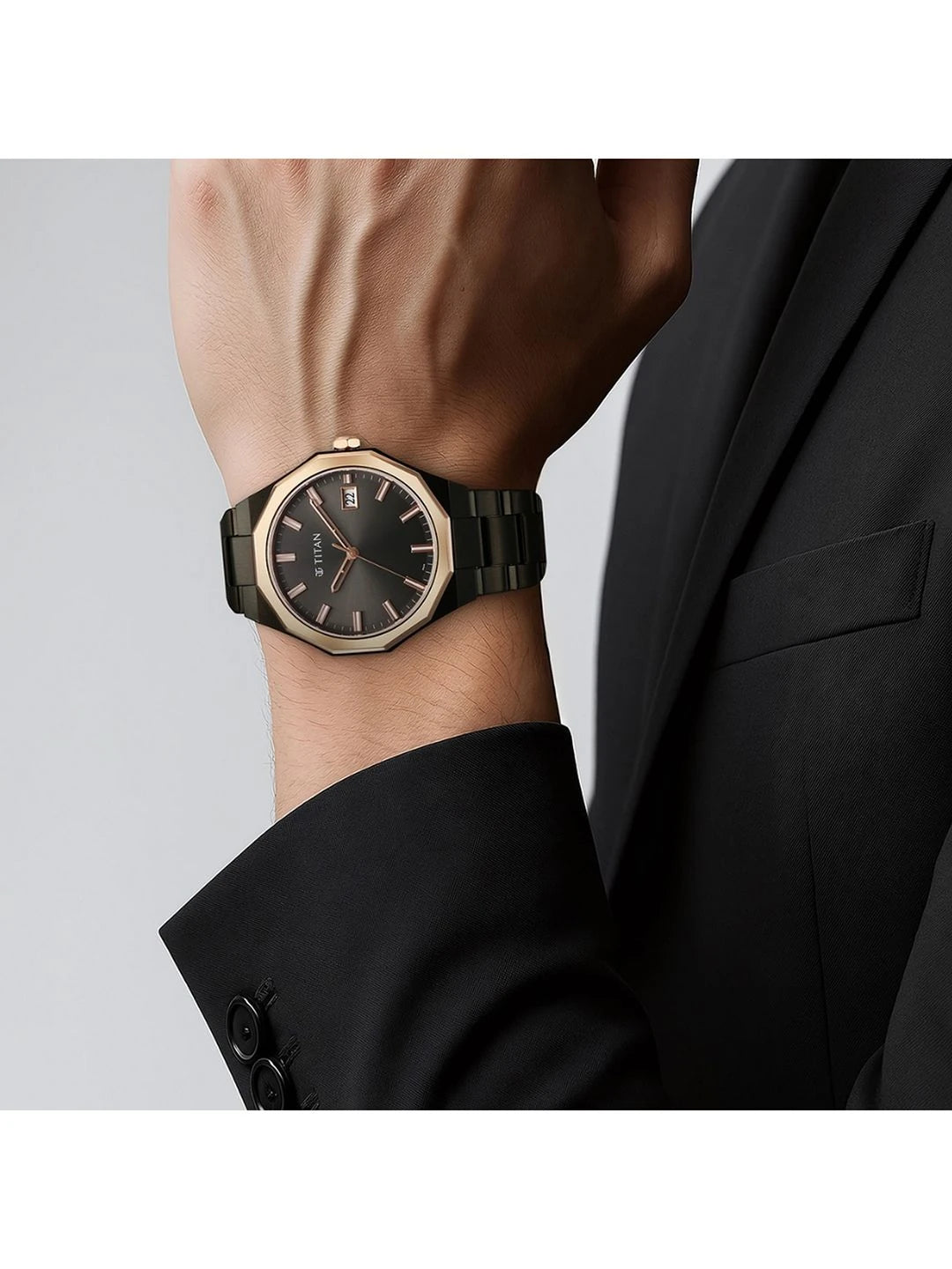 Titan Dodecagon Round Dial Quartz Movement Watch - 90212KM02