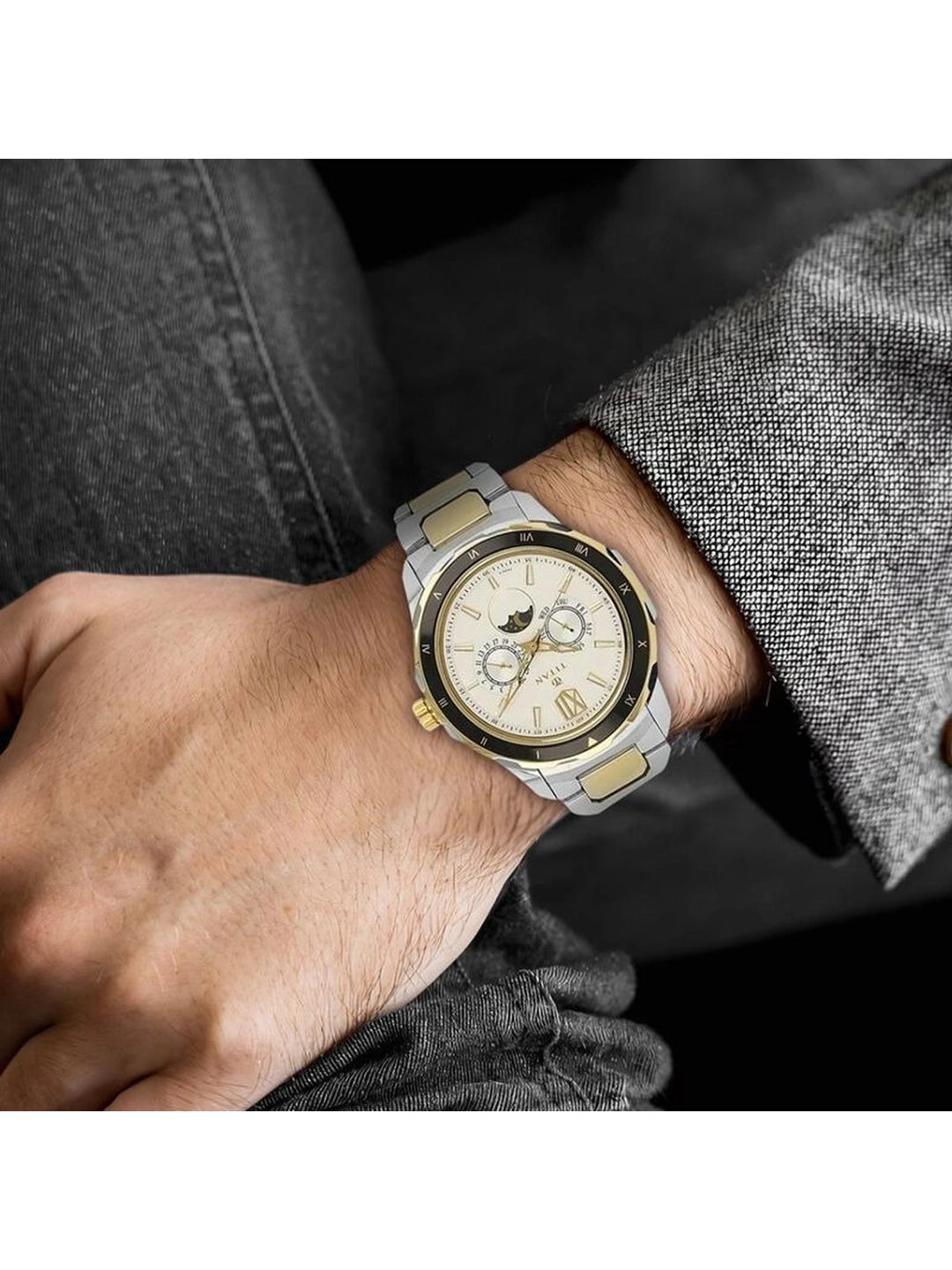 Titan Round White Dial Analog Watch - NU1688KM02