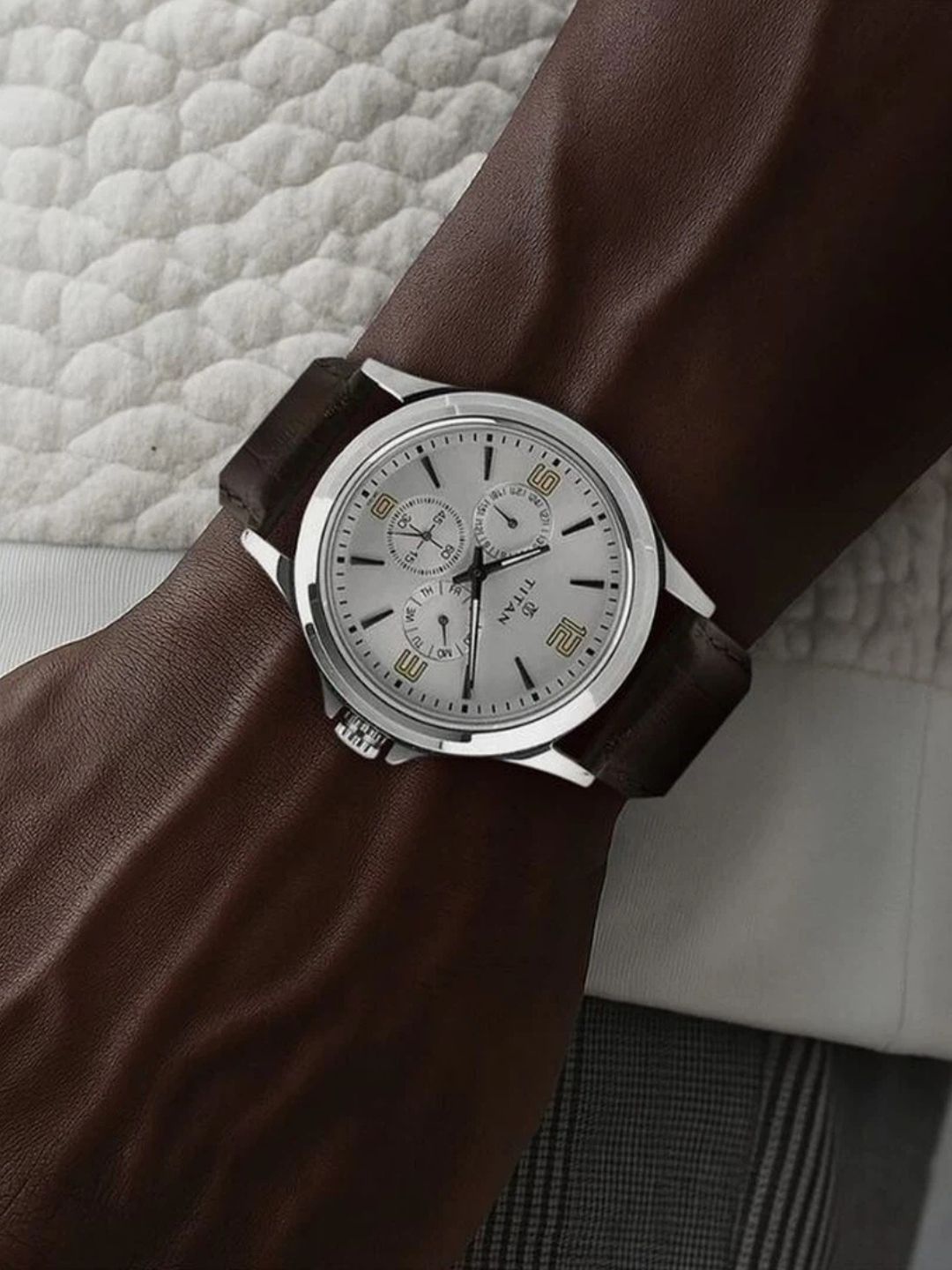 Titan Round Silver Dial Analog Watch - NU1698SL01