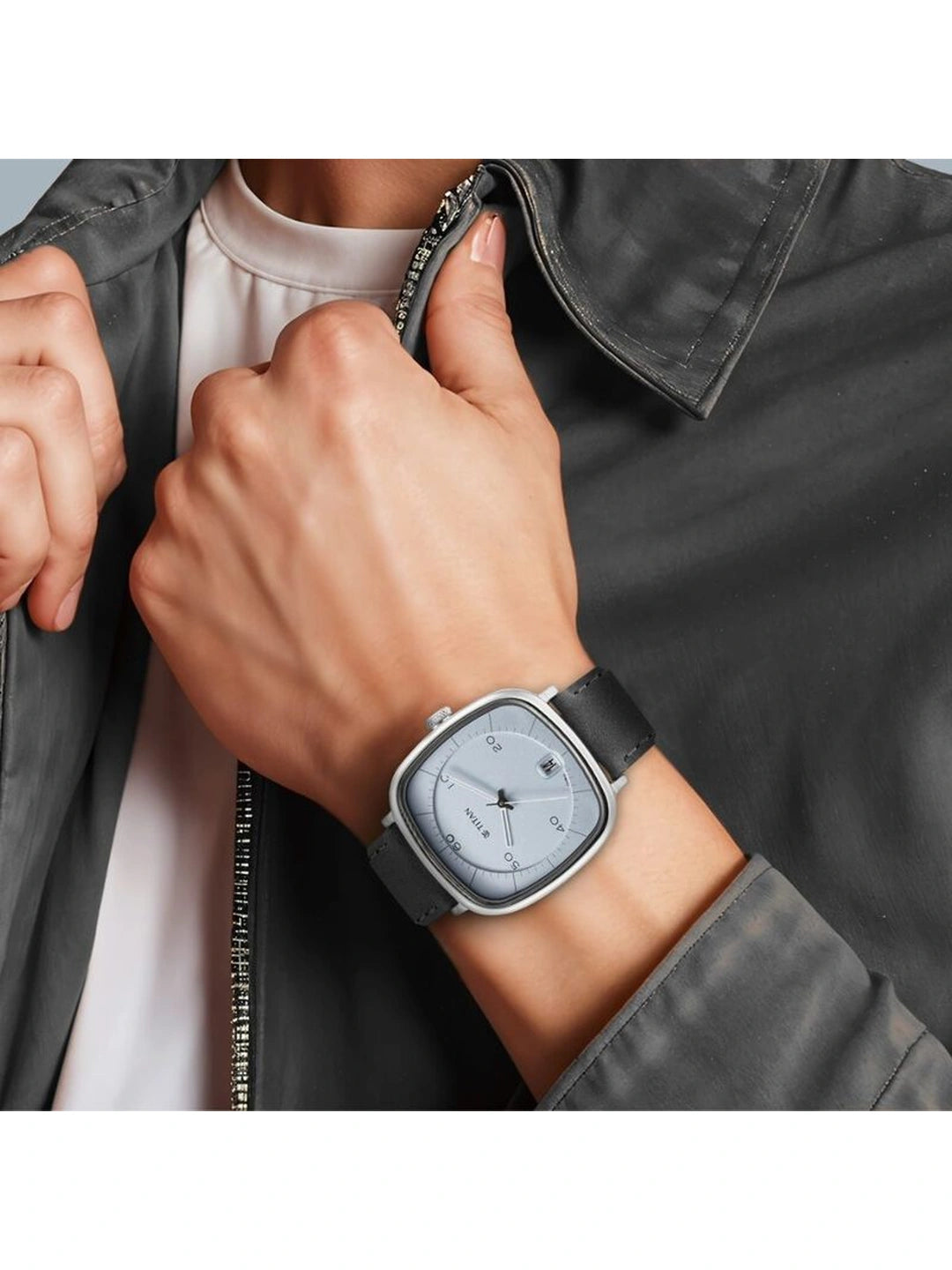 Titan Round Analog Watch - NU1885SL01