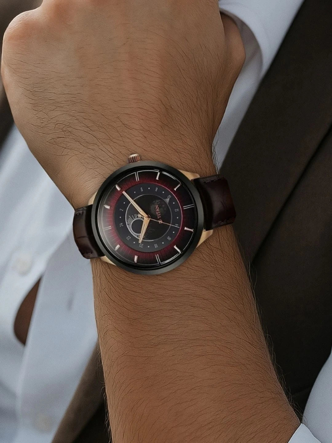 Titan Dial & Leather Straps Analogue Watch - 10028KL01