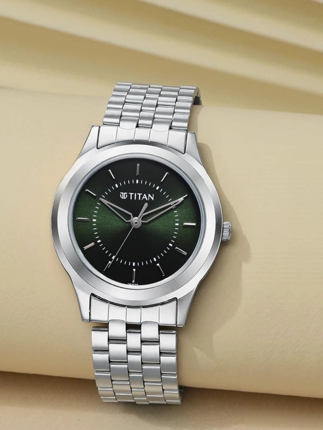 Titan Karishma Round Green Dial Analog Watch - 1648SM01