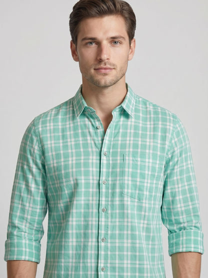 GREEN