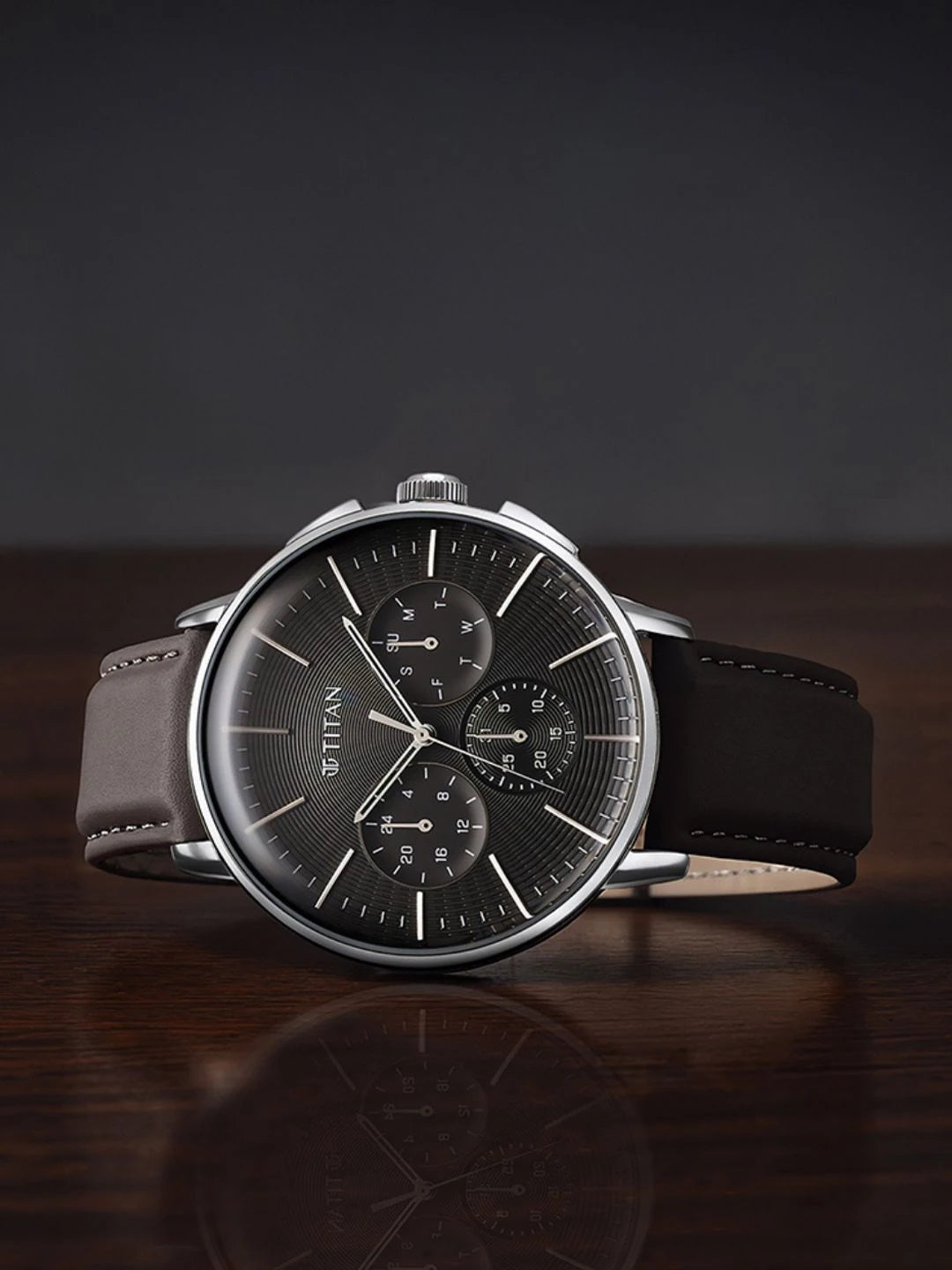 Titan Dial & Stainless Steel Straps Analogue Watch - 90200SL02