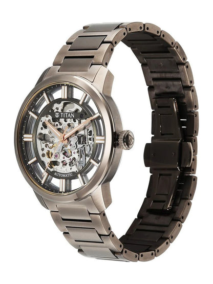 Titan Round Black Dial Analog Watch - 90220QM01