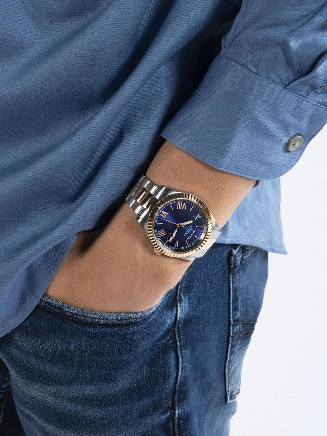 Guess Round 42mm Blue Dial Analog Watch - GW0265G12