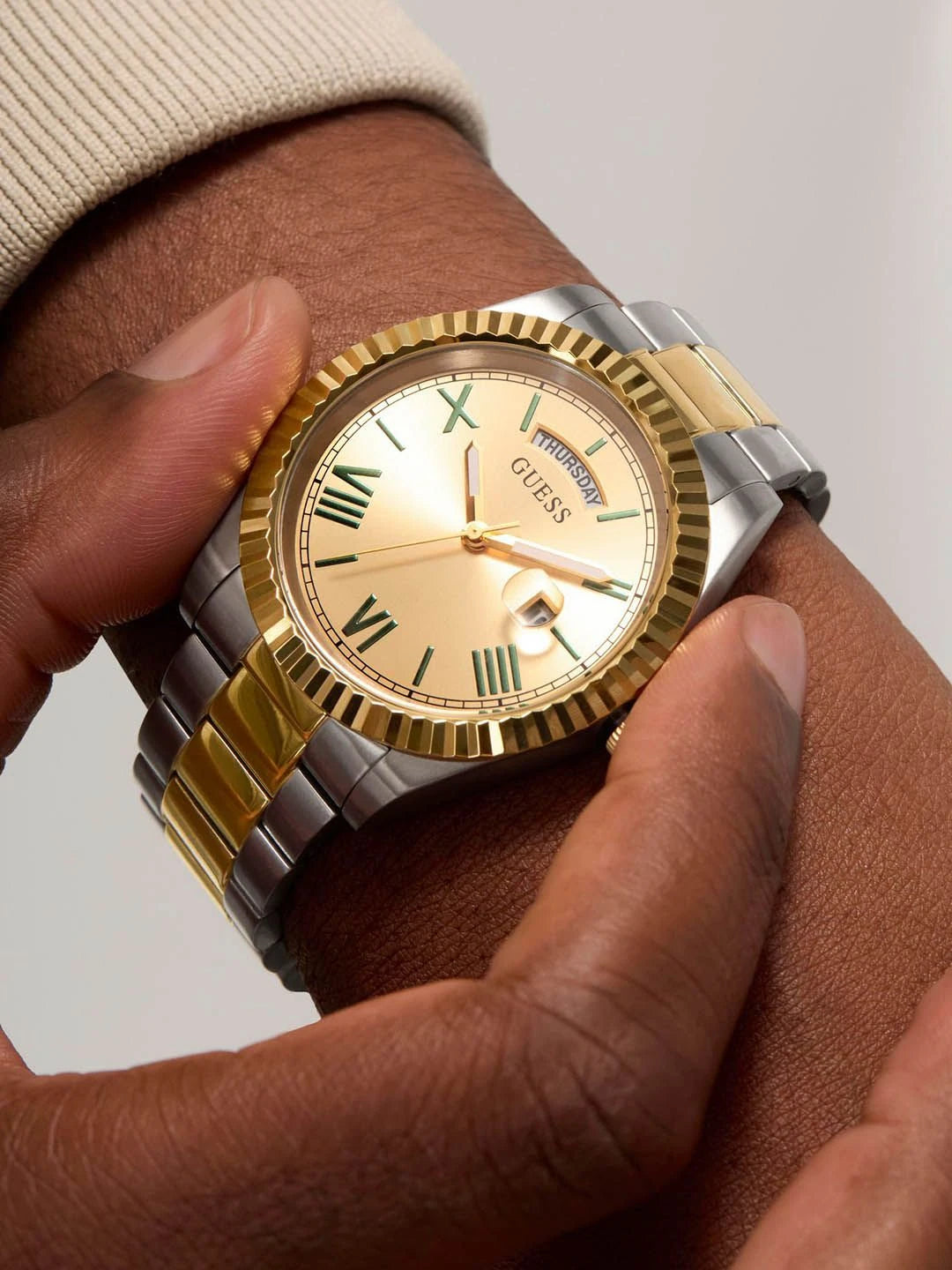 Guess Round 42mm Champagne Dial Analog Watch - GW0265G14