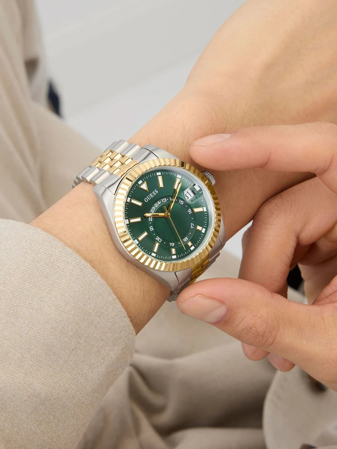 Guess Round 42mm Green Dial Analog Watch - GW0977G4