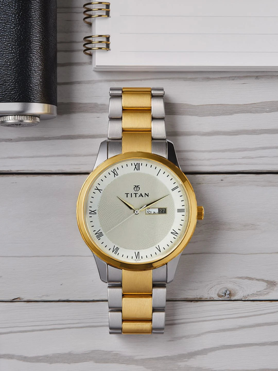 Titan Quartz Analog With Champagne Dial Watch - NT1584BM02