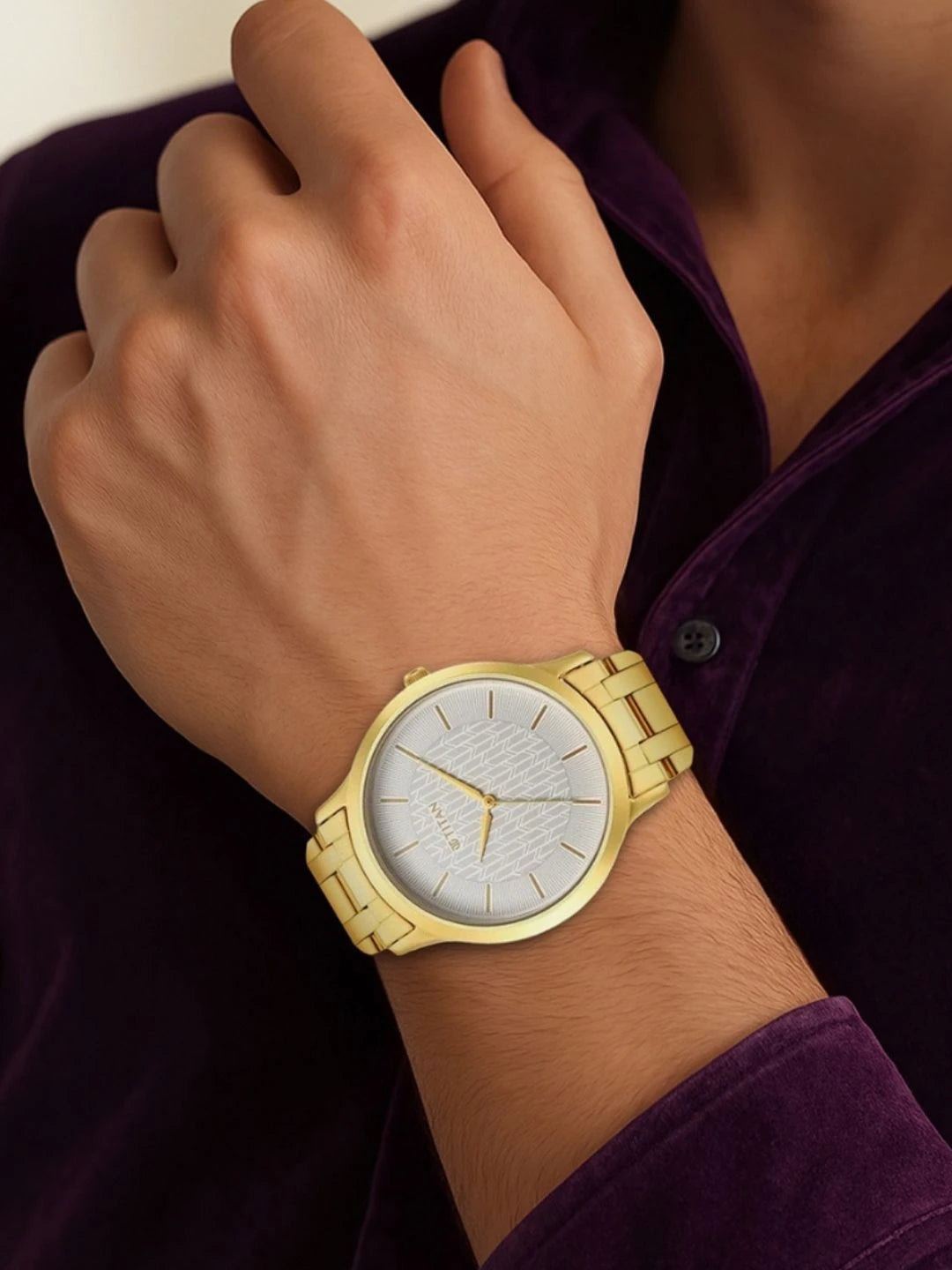Titan Karishma Radiance Quartz Analog With White Dial Watch - NT1825YM06