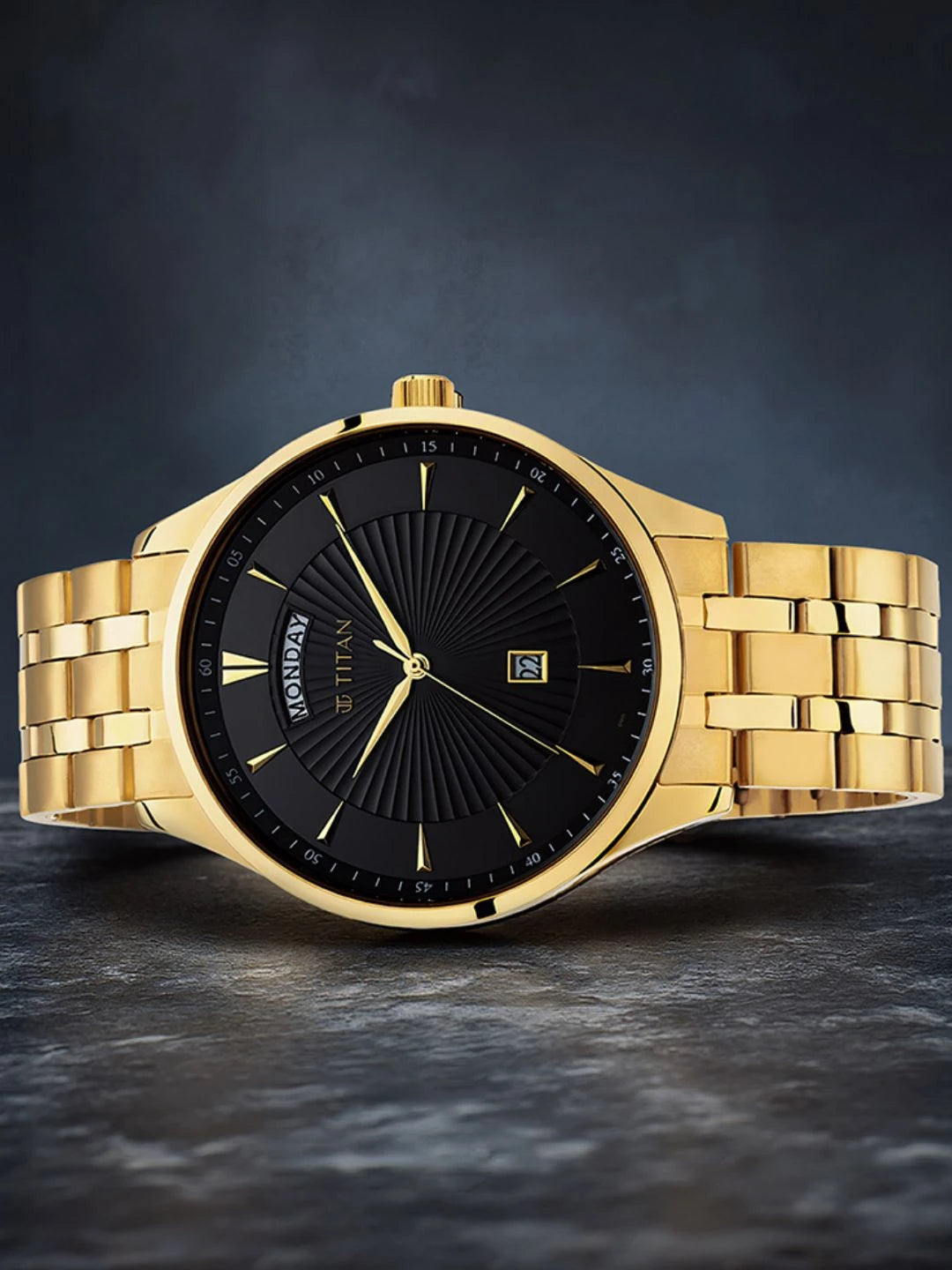 Titan Regalia Opulent Quartz Analog With Black Dial Watch - NT90127YM02