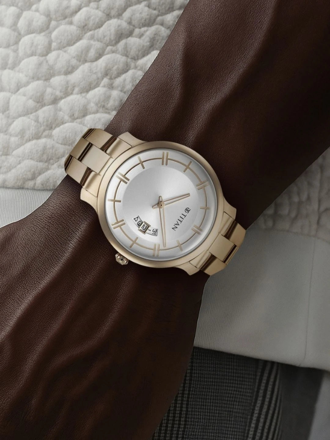 Titan Classic Distincta Quartz Analog With Silver Dial Watch - NT90170WM01