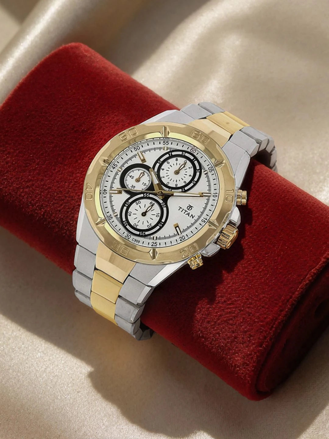 Titan Regalia Chronograph Analog With White Dial Watch - NT9308BM01