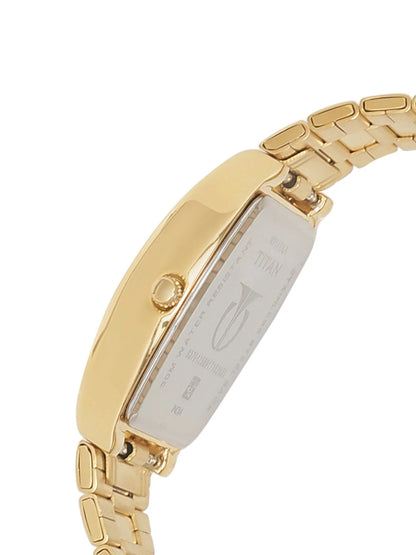 Titan Karishma Quartz Analog With Champagne Dial Watch - NT9315YM02