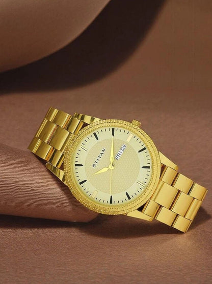 Titan Round Analog Watch - NU1650YM04