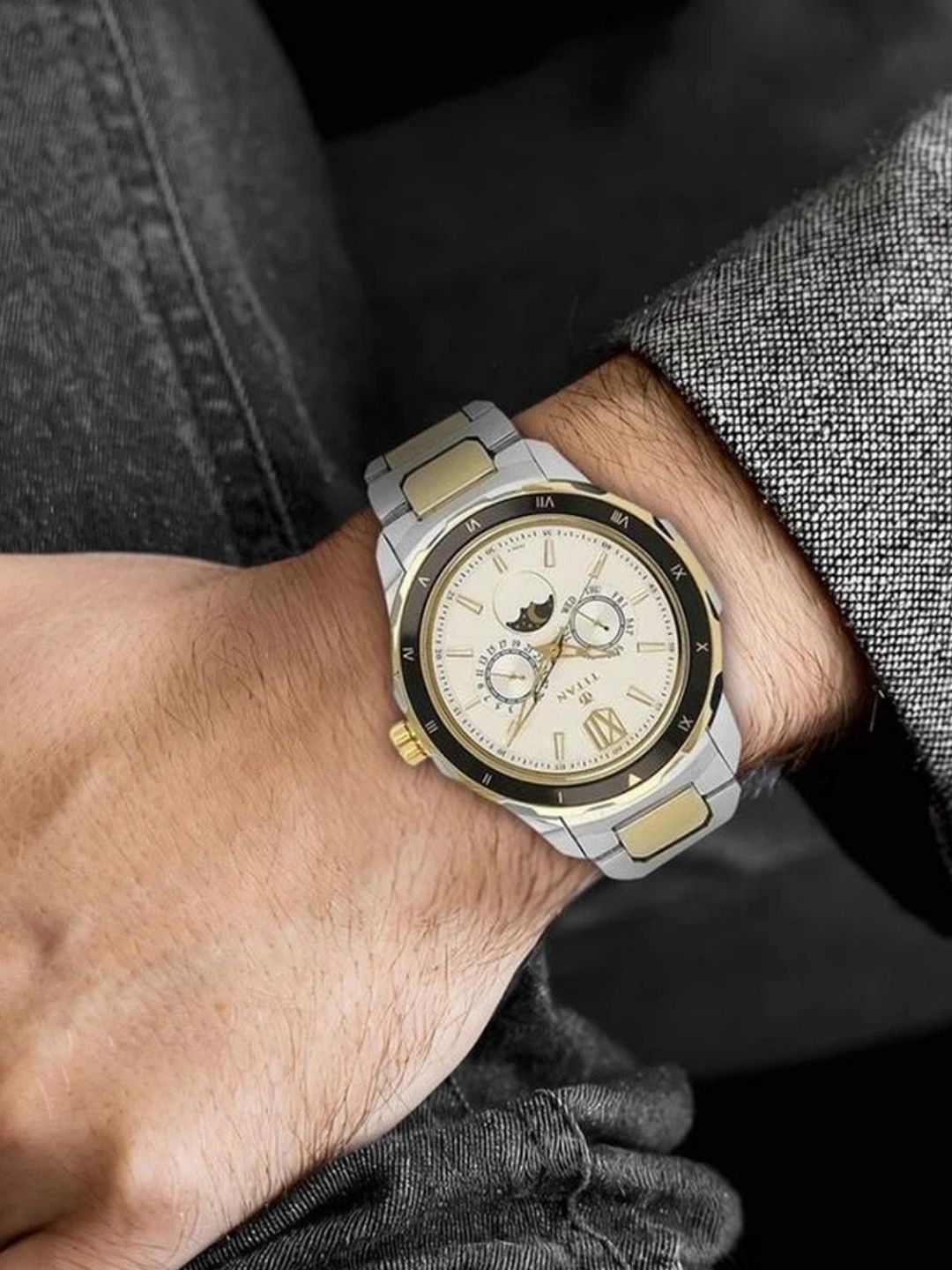 Titan Round White Dial Analog Watch - NU1688KM02