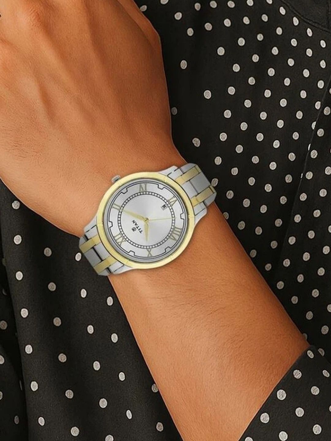Titan Round Analog Watch - NU1775BM01