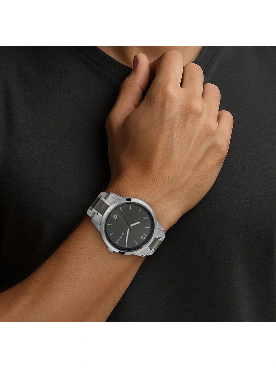 Titan Round Analog Watch - NU1806KM01