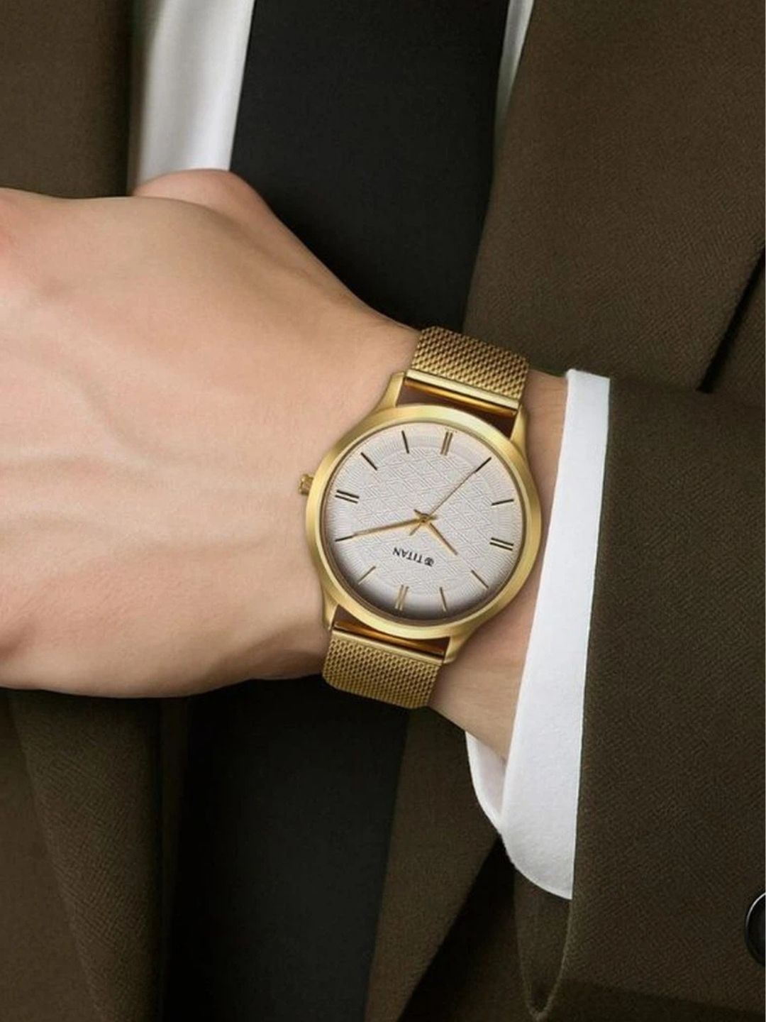 Titan Karishma Round White Dial Analog Watch - NU1825YM11
