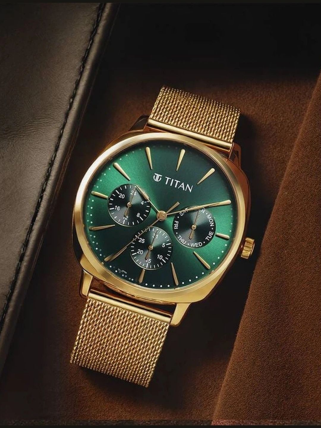 Titan Classique Round Green Dial Analog Watch - NU90189YM01